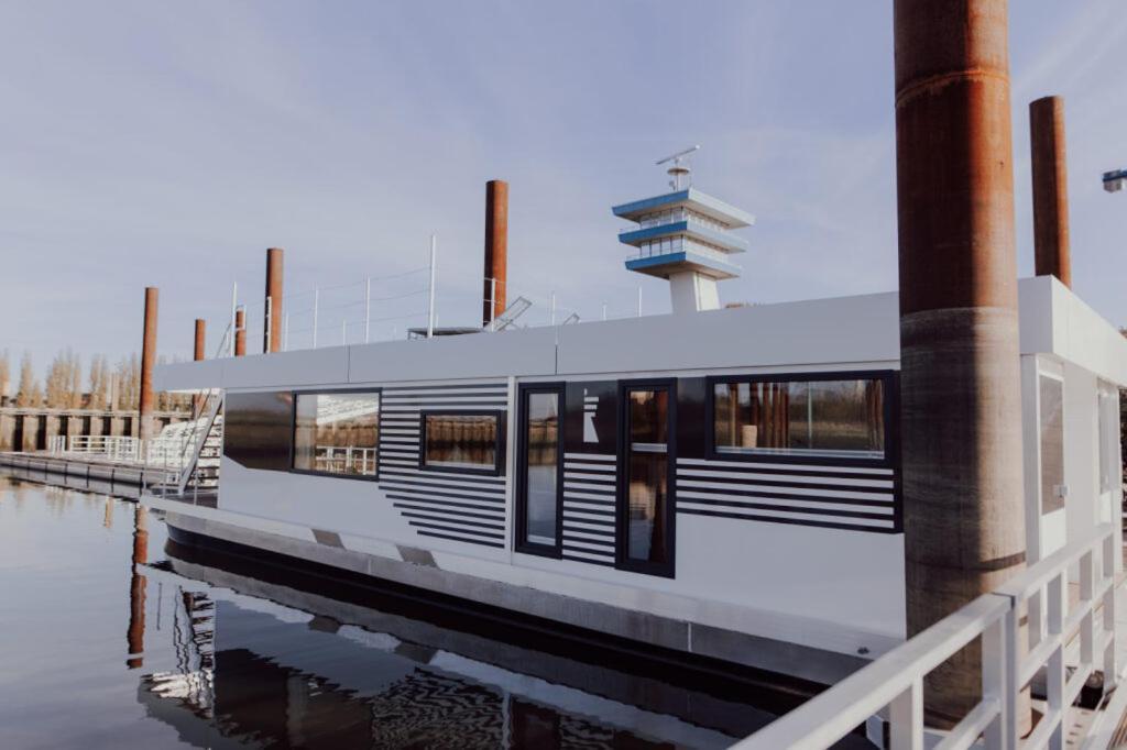 Hausboote Am Lankenauer Hoeft Bremen Luaran gambar